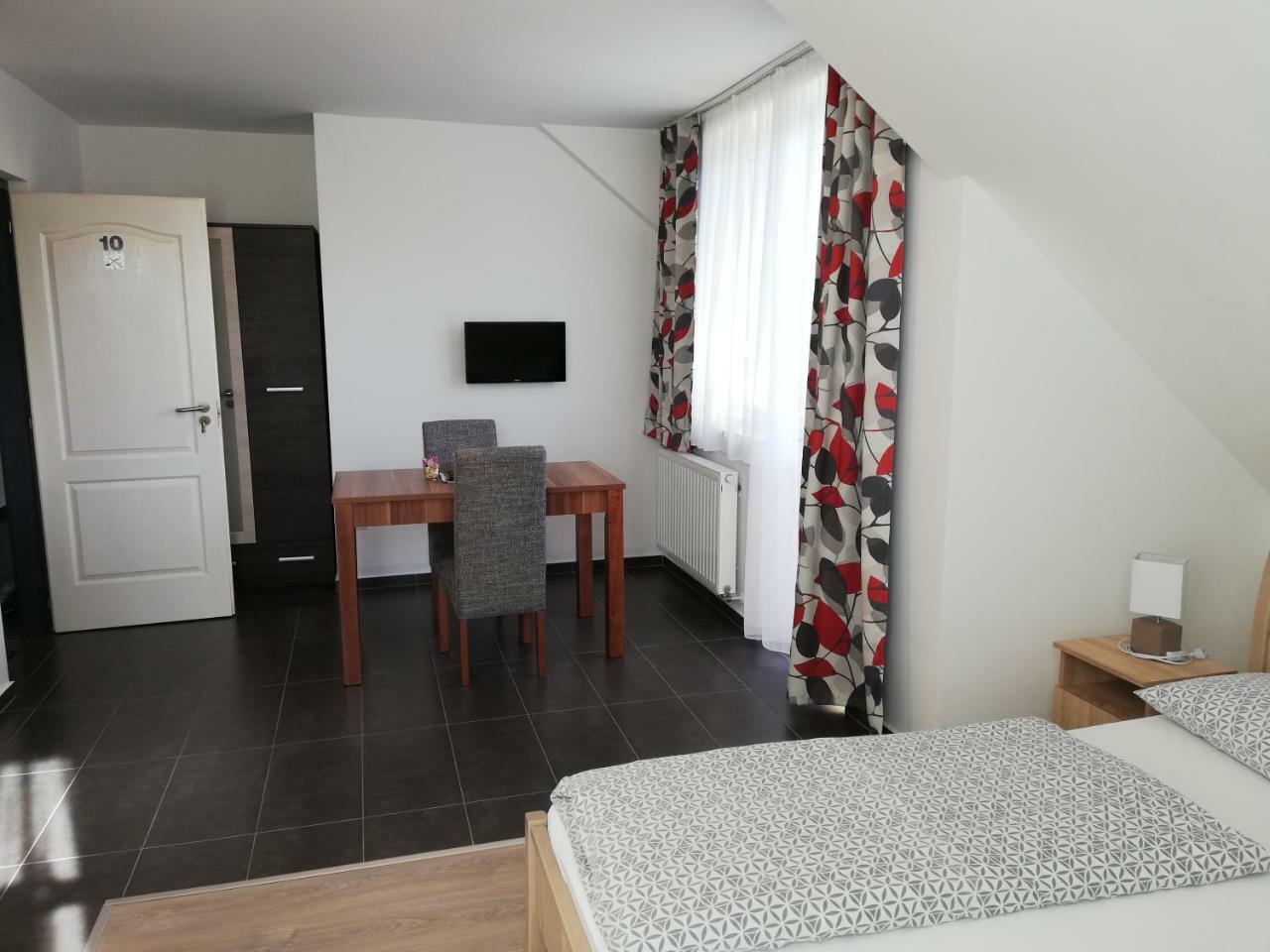 Apartman 25 Шопрон Екстериор снимка