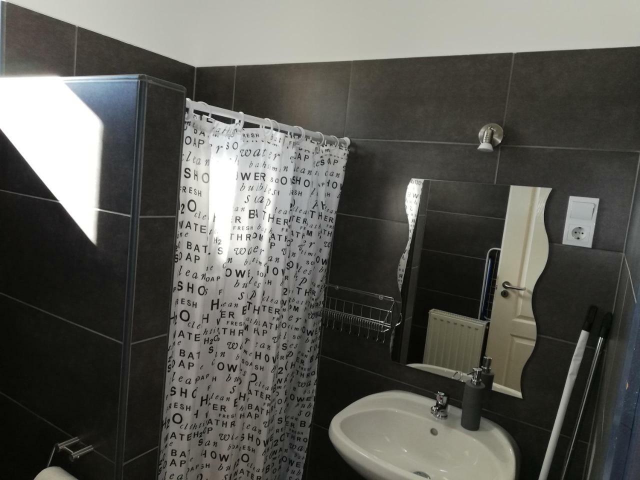 Apartman 25 Шопрон Екстериор снимка
